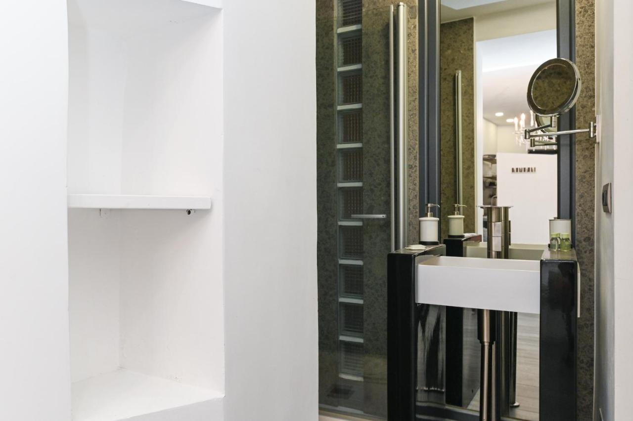 The Essential Trastevere Design Studio Rome Bagian luar foto