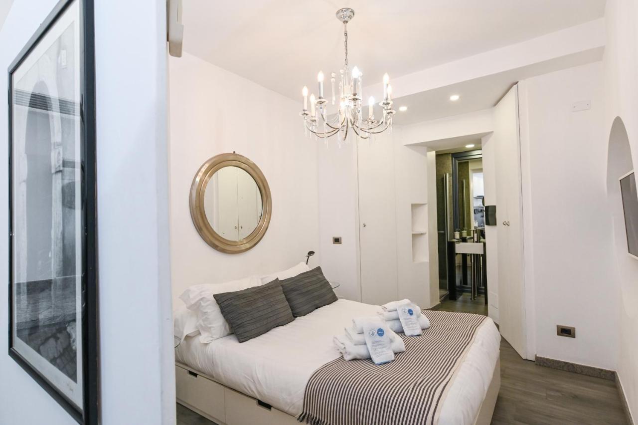 The Essential Trastevere Design Studio Rome Bagian luar foto
