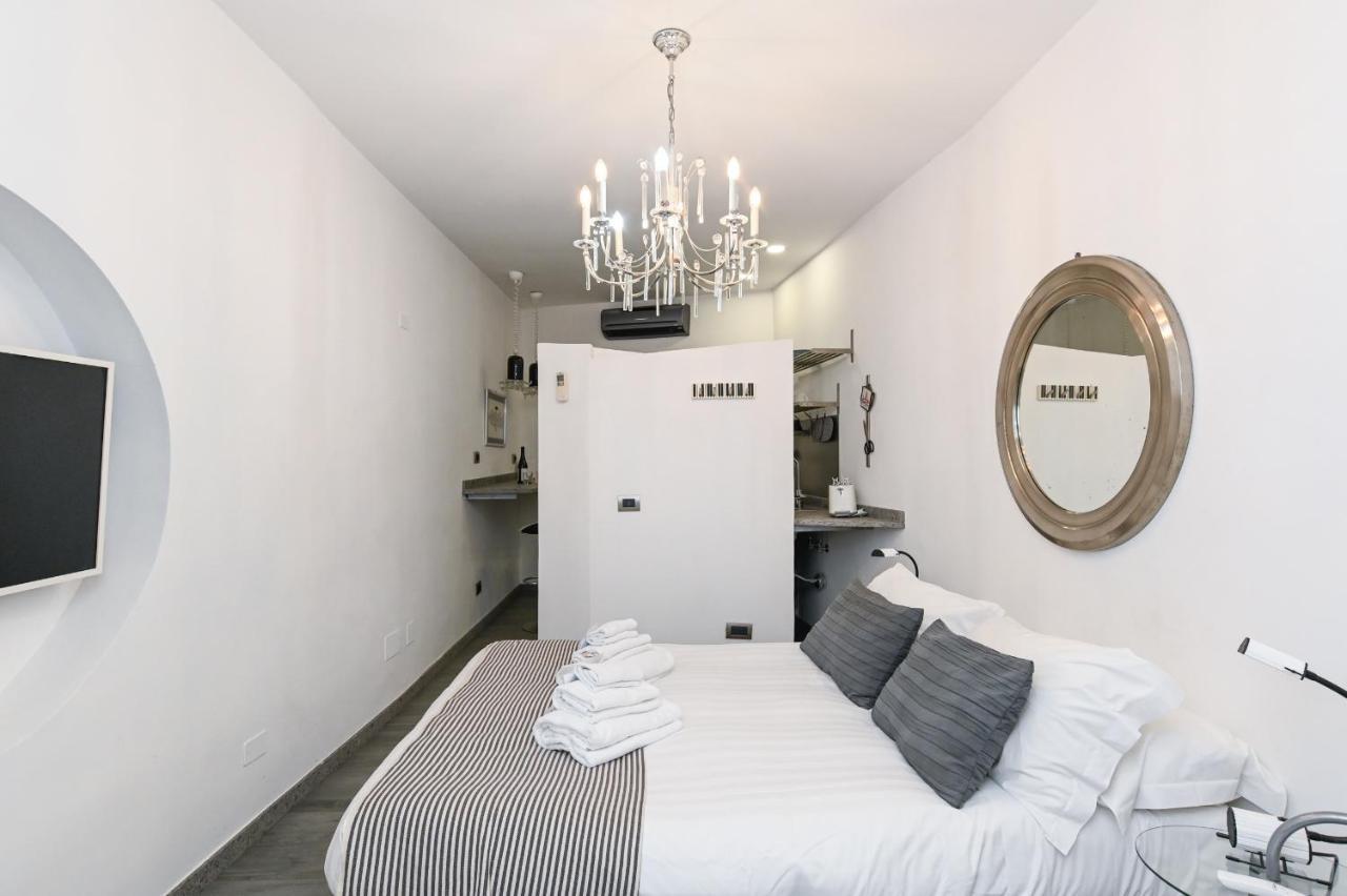 The Essential Trastevere Design Studio Rome Bagian luar foto